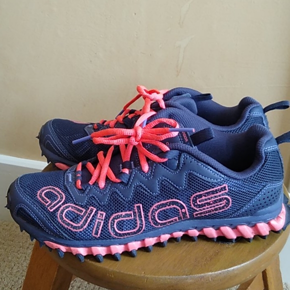 adidas Shoes - Adidas women size 81/2